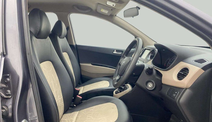 2018 Hyundai Grand i10 SPORTZ AT 1.2 KAPPA VTVT, Petrol, Automatic, 27,491 km, Right Side Front Door Cabin