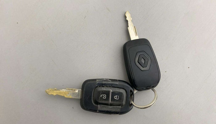 2021 Renault Kwid RXT 1.0 (O), Petrol, Manual, 77,193 km, Key Close Up