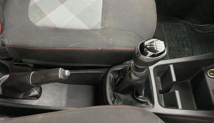 2021 Renault Kwid RXT 1.0 (O), Petrol, Manual, 77,193 km, Gear Lever
