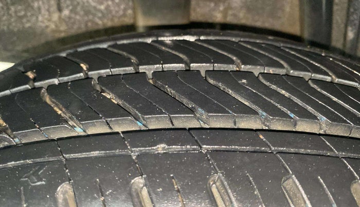 2021 Renault Kwid RXT 1.0 (O), Petrol, Manual, 77,193 km, Right Rear Tyre Tread