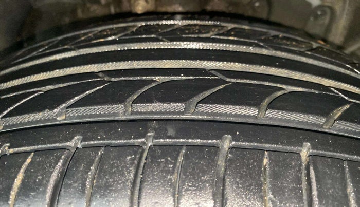2014 Ford Ecosport TITANIUM 1.5L DIESEL, Diesel, Manual, 82,783 km, Right Front Tyre Tread