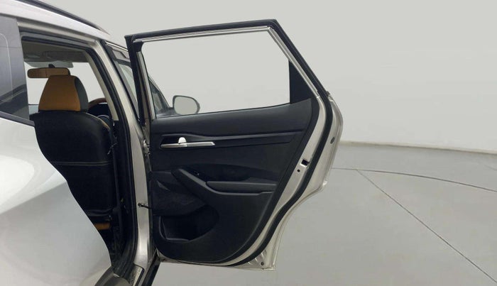 2023 KIA SELTOS  HTK 1.5 PETROL MT, Petrol, Manual, 24,425 km, RHS Rear Door