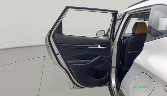 2023 KIA SELTOS  HTK 1.5 PETROL MT, Petrol, Manual, 24,425 km, LHS Rear Door