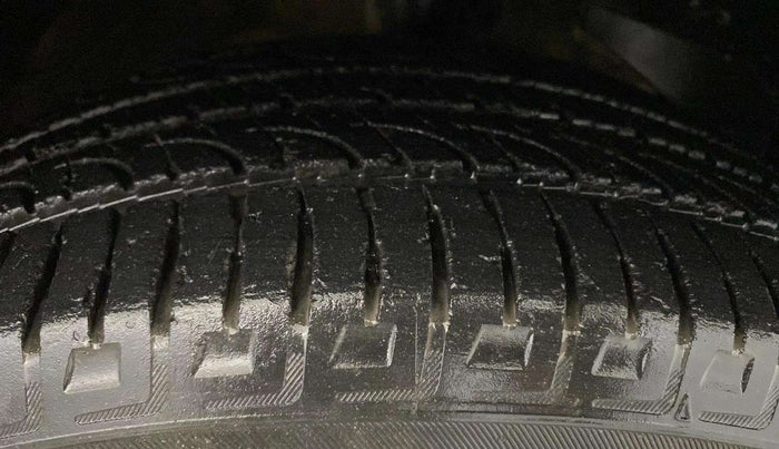 2021 MG HECTOR SHARP 1.5 PETROL CVT, Petrol, Automatic, 63,573 km, Right Front Tyre Tread