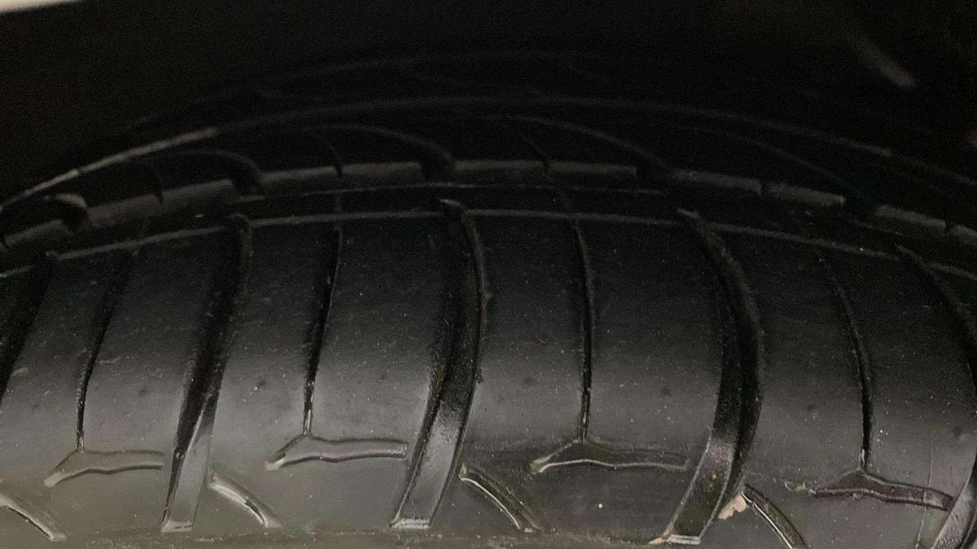 2019 Volkswagen Vento 1.2 TSI HIGHLINE PLUS AT, Petrol, Automatic, 72,748 km, Left Front Tyre Tread