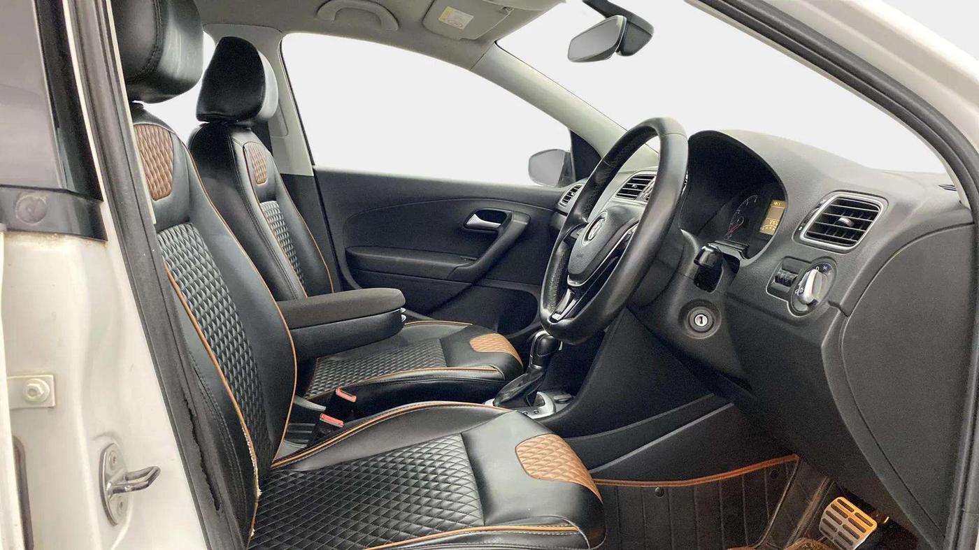 2019 Volkswagen Vento 1.2 TSI HIGHLINE PLUS AT, Petrol, Automatic, 72,748 km, Right Side Front Door Cabin