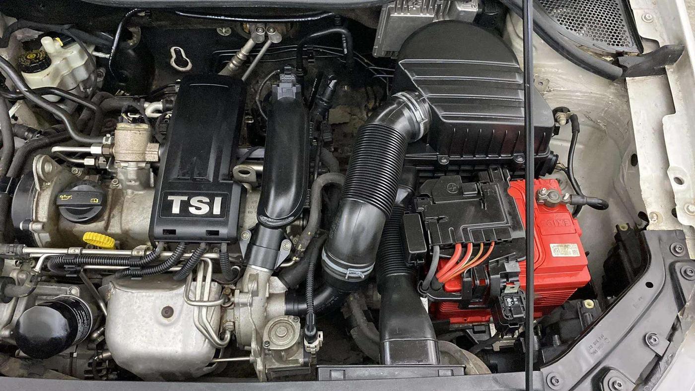2019 Volkswagen Vento 1.2 TSI HIGHLINE PLUS AT, Petrol, Automatic, 72,748 km, Engine View - Left