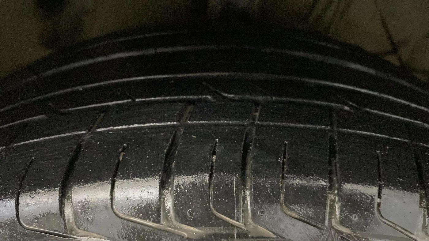 2021 Maruti S Cross ALPHA 1.5, Petrol, Manual, 59,710 km, Right Front Tyre Tread