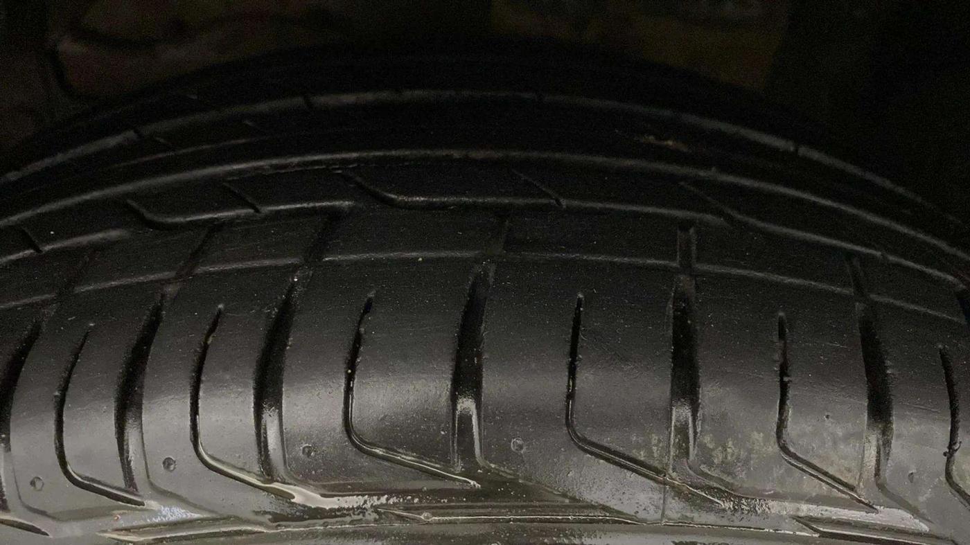 2021 Maruti S Cross ALPHA 1.5, Petrol, Manual, 59,710 km, Left Front Tyre Tread