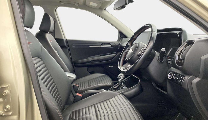 2020 KIA SONET GTX PLUS 1.0 DCT, Petrol, Automatic, 57,522 km, Right Side Front Door Cabin