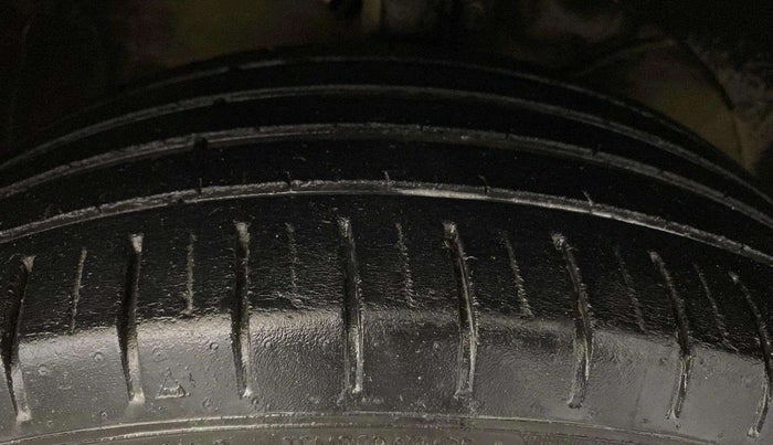 2021 Maruti Baleno ZETA PETROL 1.2, Petrol, Manual, 1,48,478 km, Right Front Tyre Tread