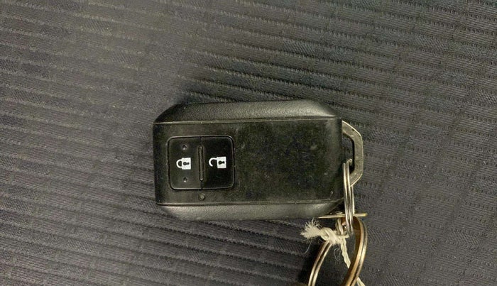 2021 Maruti Baleno ZETA PETROL 1.2, Petrol, Manual, 1,48,478 km, Key Close Up