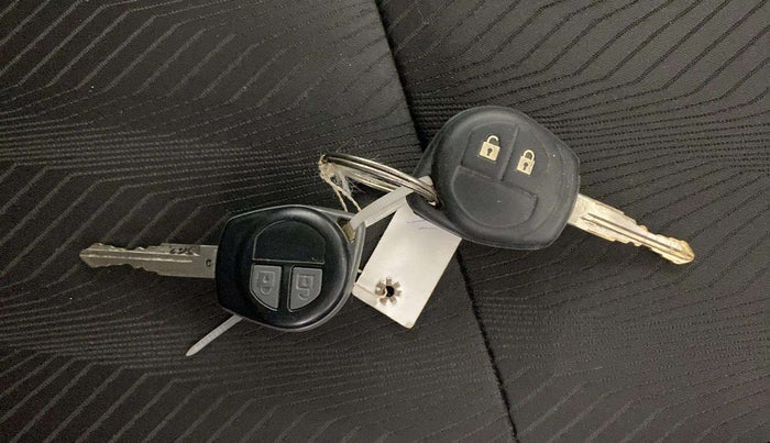 2013 Maruti Swift VXI, Petrol, Manual, 50,002 km, Key Close Up