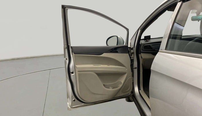2018 Mahindra MARAZZO M4 7 STR, Diesel, Manual, 86,471 km, LHS Front Door