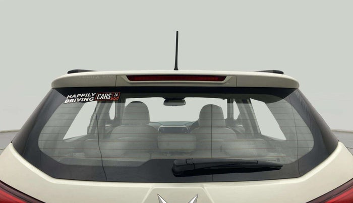 2023 Mahindra XUV300 W8 (O) 1.5 DIESEL AMT, Diesel, Automatic, 29,593 km, Rear Windshield