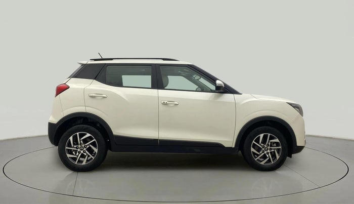 2023 Mahindra XUV300 W8 (O) 1.5 DIESEL AMT, Diesel, Automatic, 29,593 km, Right Side View