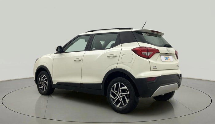 2023 Mahindra XUV300 W8 (O) 1.5 DIESEL AMT, Diesel, Automatic, 29,593 km, Left Back Diagonal
