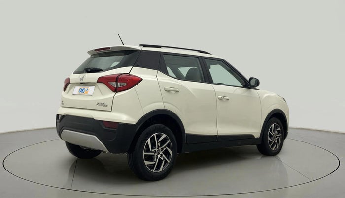 2023 Mahindra XUV300 W8 (O) 1.5 DIESEL AMT, Diesel, Automatic, 29,593 km, Right Back Diagonal