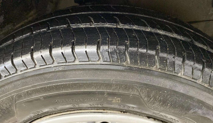 2014 Hyundai i10 MAGNA 1.1, Petrol, Manual, 59,400 km, Left Front Tyre Tread