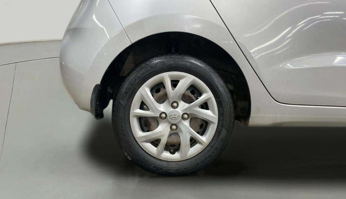 2017 Hyundai Grand i10 SPORTZ 1.2 KAPPA VTVT, Petrol, Manual, 19,958 km, Right Rear Wheel
