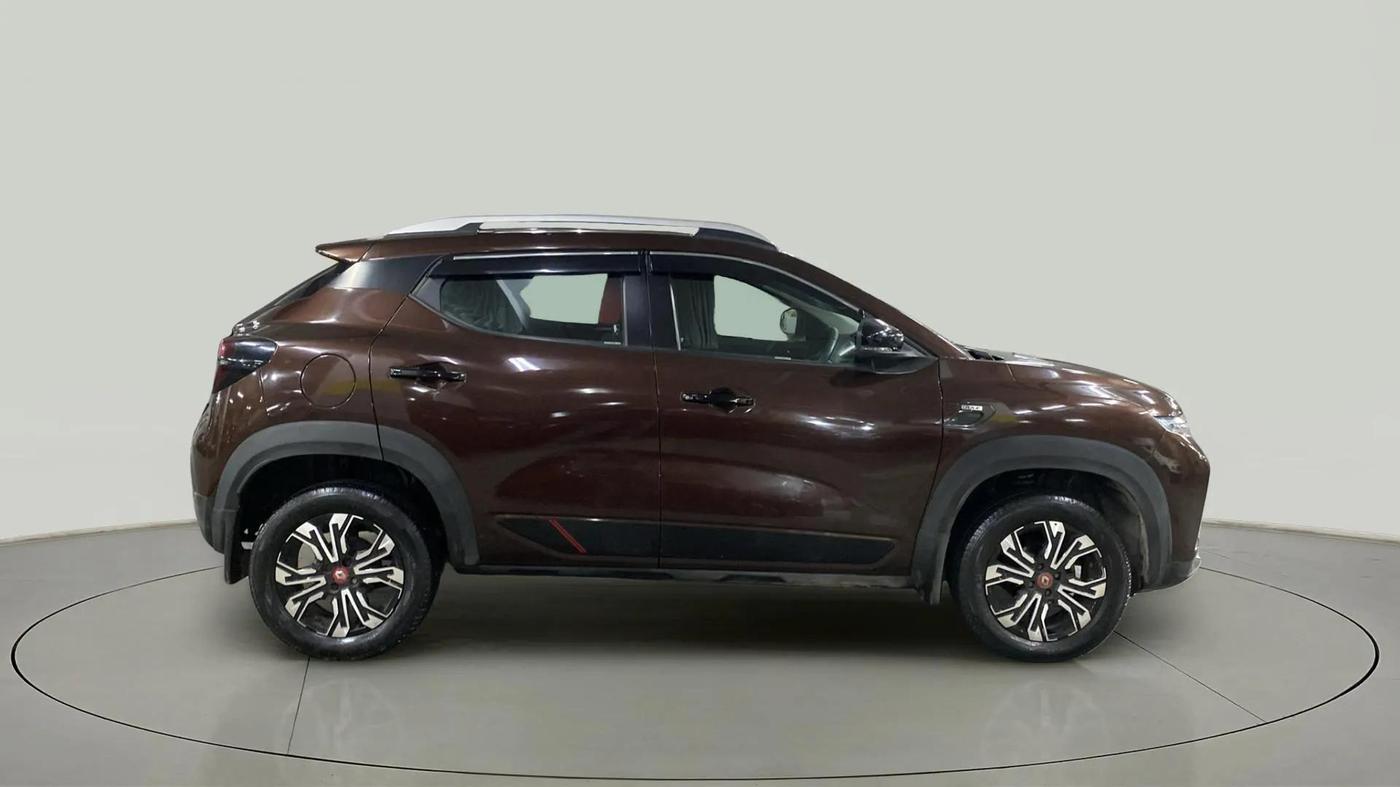 2023 Renault Kiger RXZ TURBO CVT, Petrol, Automatic, 4,415 km, Right Side View