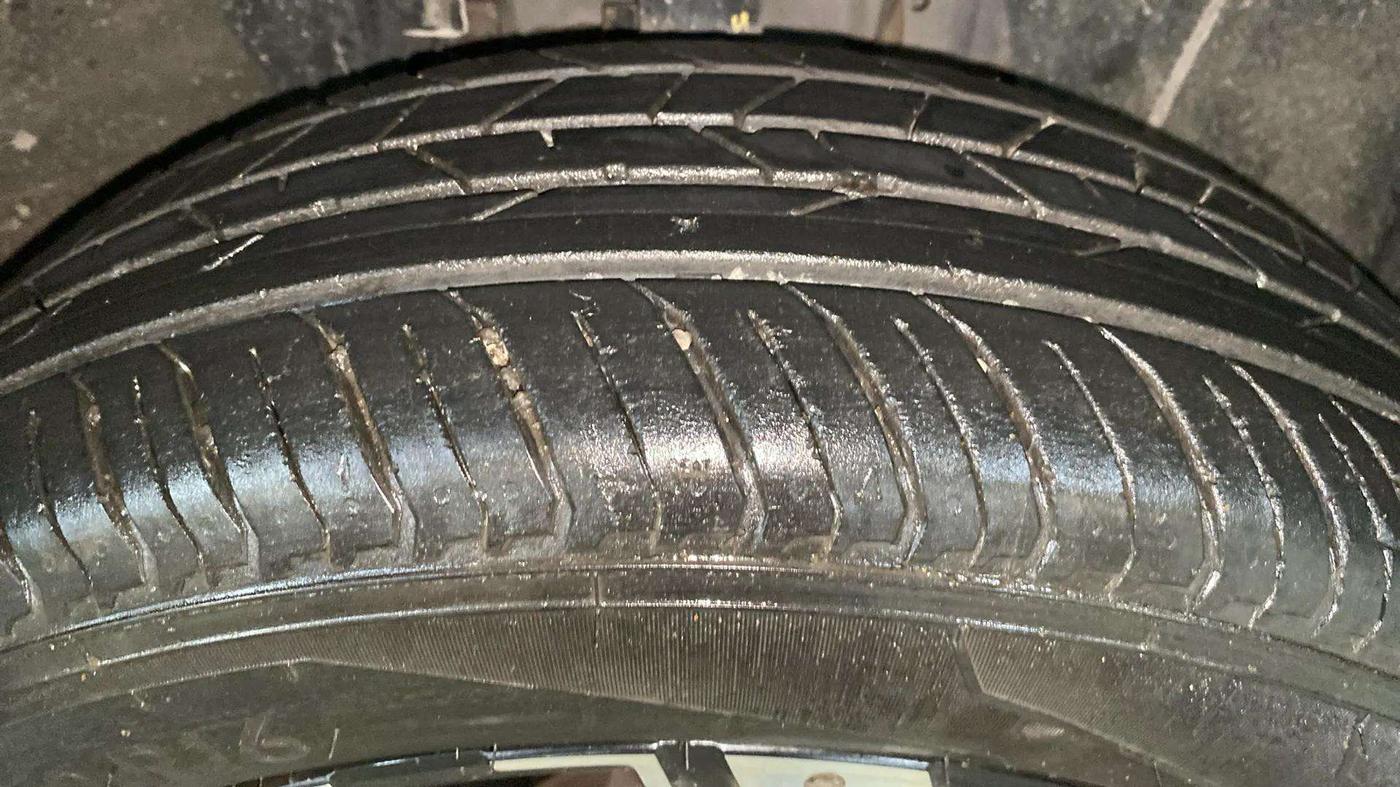 2023 Renault Kiger RXZ TURBO CVT, Petrol, Automatic, 4,415 km, Right Front Tyre Tread