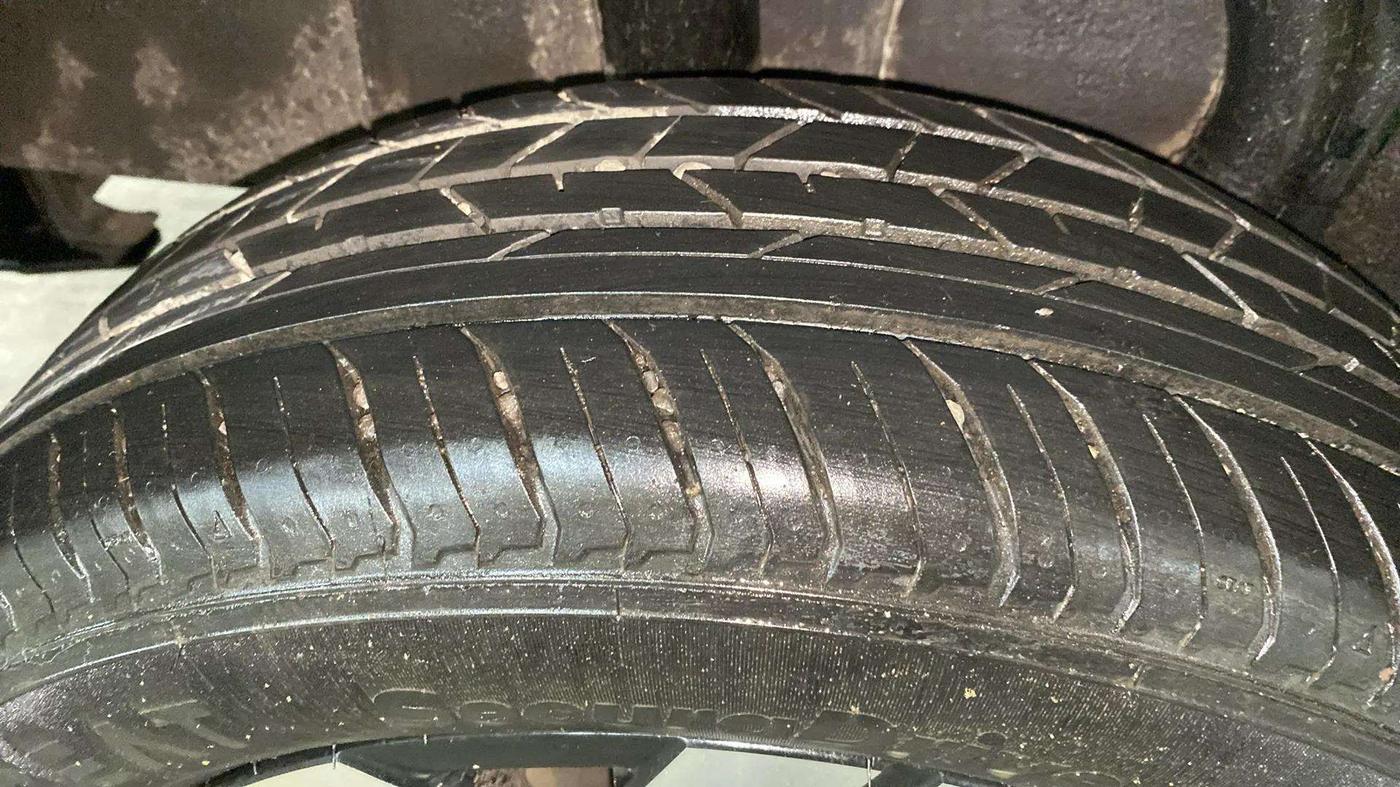 2023 Renault Kiger RXZ TURBO CVT, Petrol, Automatic, 4,415 km, Right Rear Tyre Tread