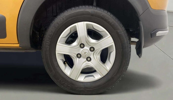 2019 Renault TRIBER RXZ, Petrol, Manual, 28,496 km, Left Rear Wheel