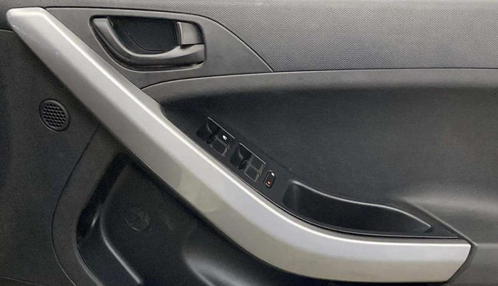 2020 Tata NEXON XM SUNROOF PETROL, Petrol, Manual, 48,700 km, Driver Side Door Panels Control