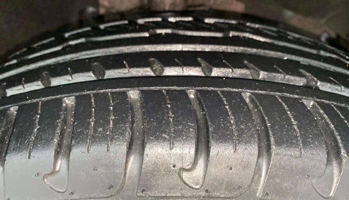 2014 Nissan Terrano XL D PLUS, Diesel, Manual, 47,506 km, Right Front Tyre Tread