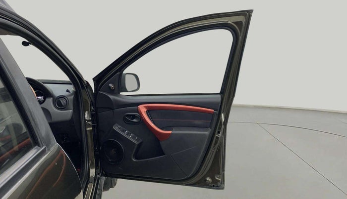 2018 Renault Duster RXS CVT, Petrol, Automatic, 27,458 km, RHS Front Door