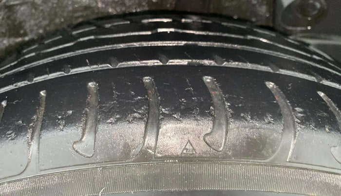 2018 Renault Duster RXS CVT, Petrol, Automatic, 27,458 km, Left Rear Tyre Tread