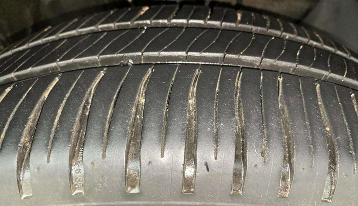 2019 Hyundai Elite i20 SPORTZ PLUS 1.2, Petrol, Manual, 62,519 km, Right Front Tyre Tread