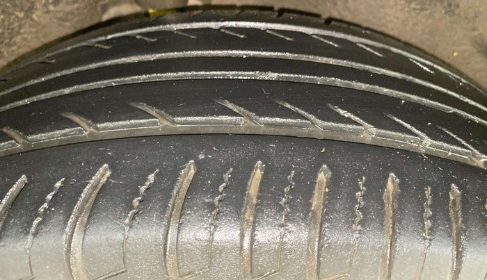 2017 Ford Ecosport TITANIUM 1.5L PETROL AT, Petrol, Automatic, 33,781 km, Right Rear Tyre Tread