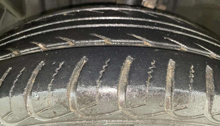 2017 Ford Ecosport TITANIUM 1.5L PETROL AT, Petrol, Automatic, 33,781 km, Left Front Tyre Tread