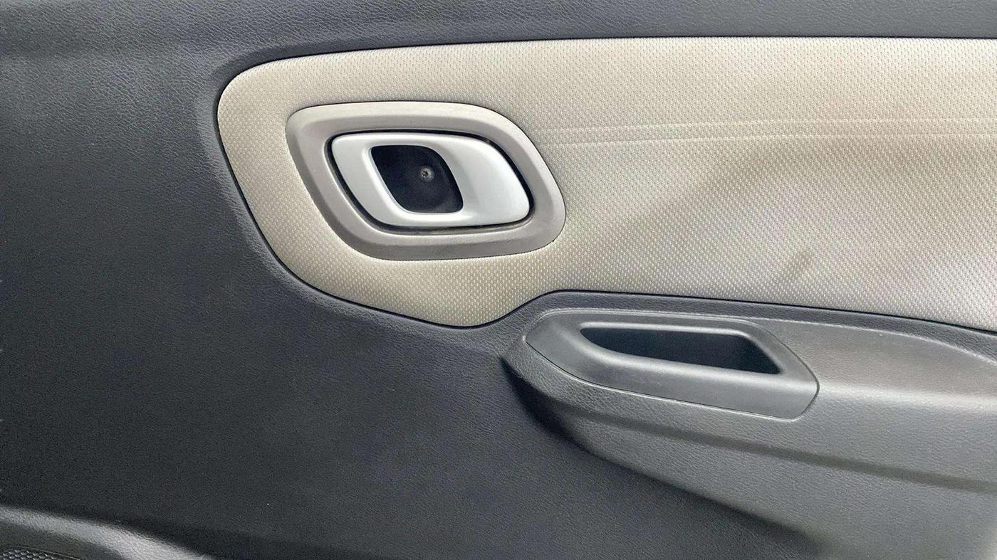 2020 Datsun Redi Go T(O) 1.0 AMT, Petrol, Automatic, 16,736 km, Driver Side Door Panels Control
