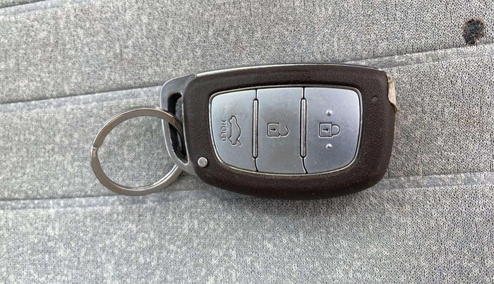 2023 Hyundai GRAND I10 NIOS ASTA 1.2 KAPPA VTVT, Petrol, Manual, 76,655 km, Key Close Up