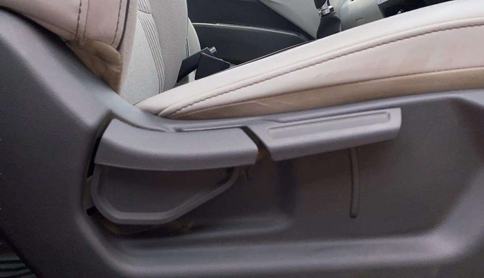 2023 Hyundai GRAND I10 NIOS ASTA 1.2 KAPPA VTVT, Petrol, Manual, 76,655 km, Driver Side Adjustment Panel