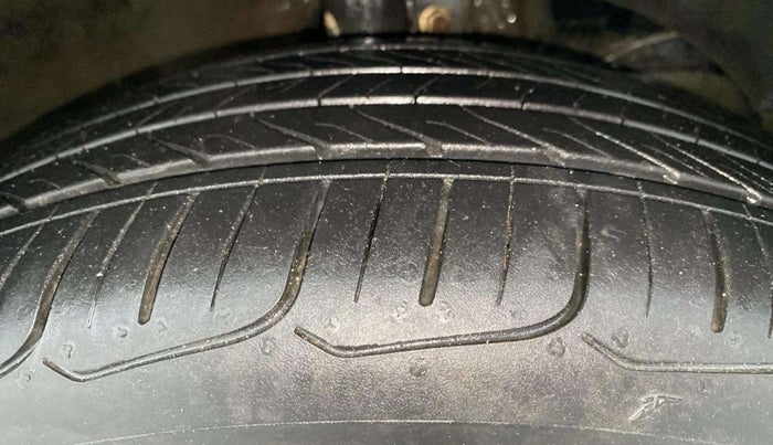2016 Maruti Baleno ALPHA PETROL 1.2, Petrol, Manual, 71,989 km, Right Front Tyre Tread