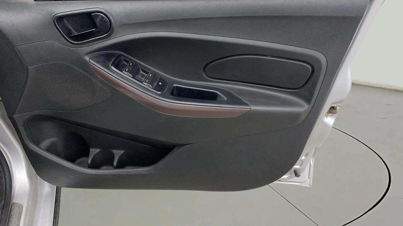 2020 Ford FREESTYLE TITANIUM 1.5 DIESEL, Diesel, Manual, 83,546 km, Driver Side Door Panels Control