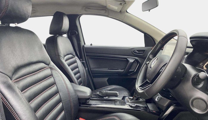 2022 Renault Kiger RXZ AMT DUAL TONE, Petrol, Automatic, 33,781 km, Right Side Front Door Cabin
