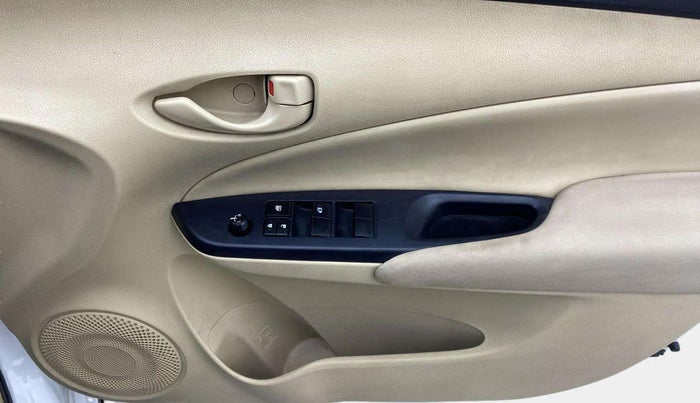2019 Toyota YARIS J MT, Petrol, Manual, 64,362 km, Driver Side Door Panels Control