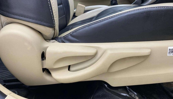 2019 Toyota YARIS J MT, Petrol, Manual, 64,362 km, Driver Side Adjustment Panel