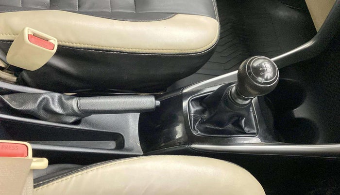 2019 Toyota YARIS J MT, Petrol, Manual, 64,362 km, Gear Lever