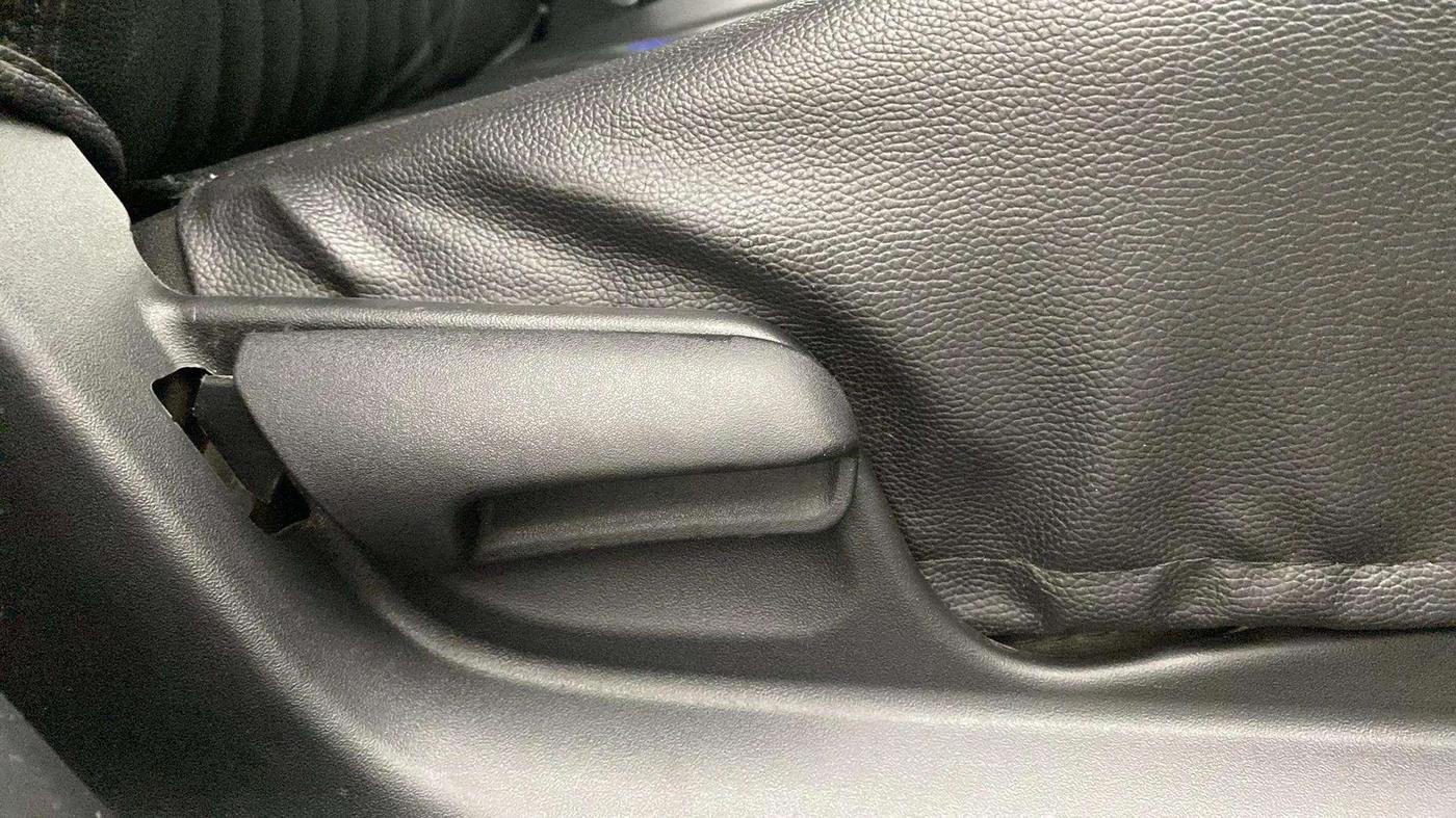 2017 Maruti Swift VXI, Petrol, Manual, 34,288 km, Driver Side Adjustment Panel