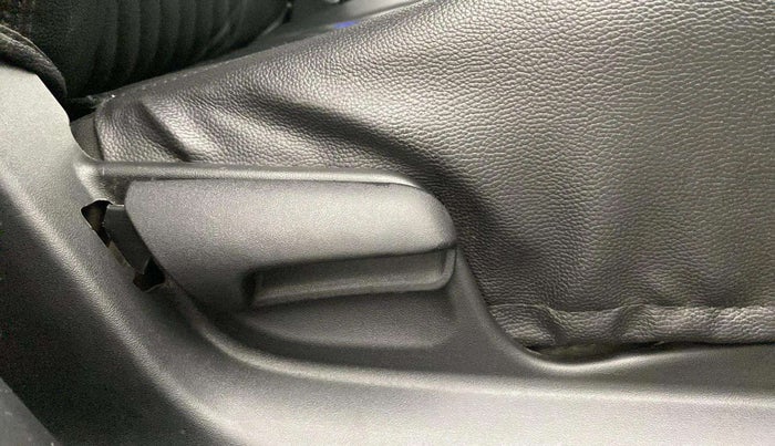 2017 Maruti Swift VXI, Petrol, Manual, 34,288 km, Driver Side Adjustment Panel