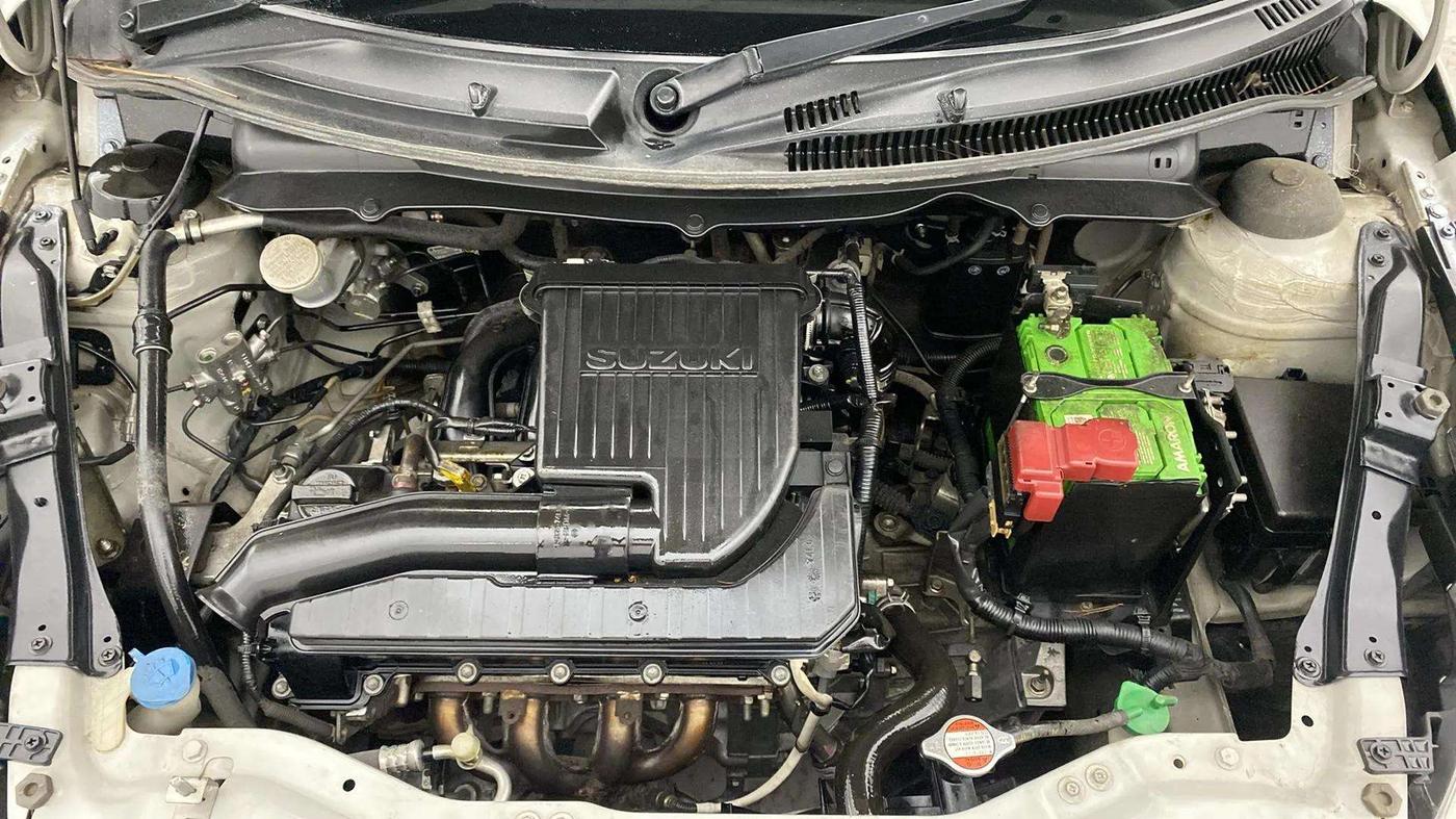 2017 Maruti Swift VXI, Petrol, Manual, 34,288 km, Engine View