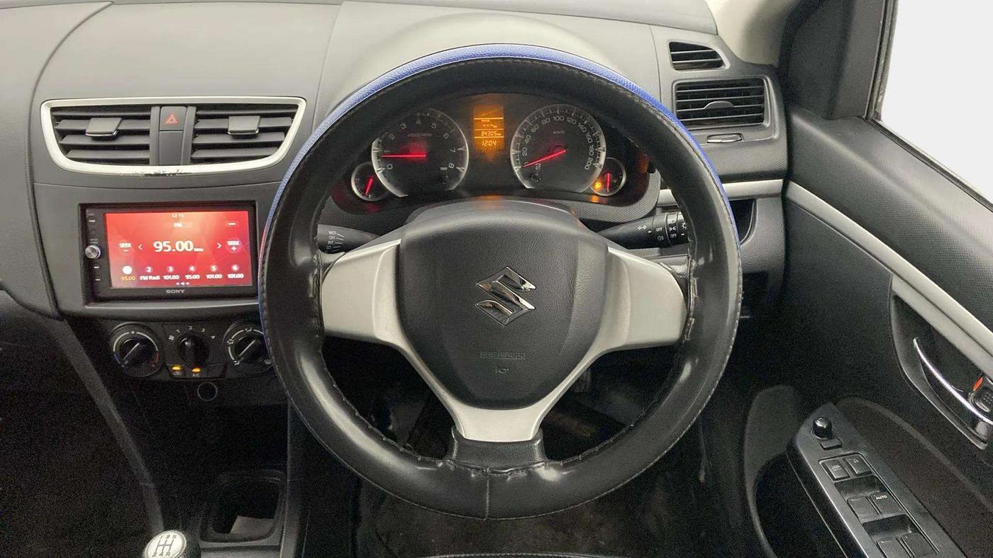 2017 Maruti Swift VXI, Petrol, Manual, 34,288 km, Steering Wheel Close Up