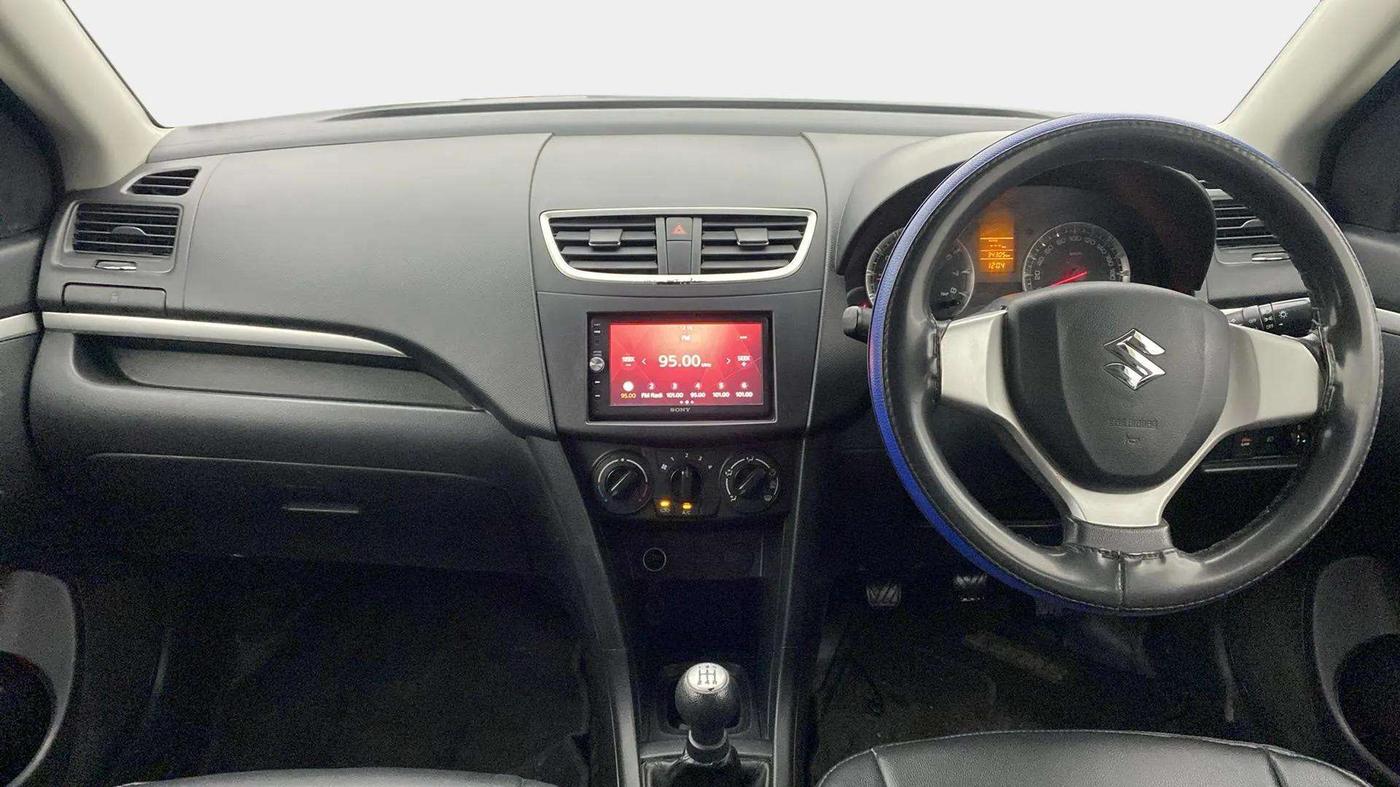 2017 Maruti Swift VXI, Petrol, Manual, 34,288 km, Dashboard