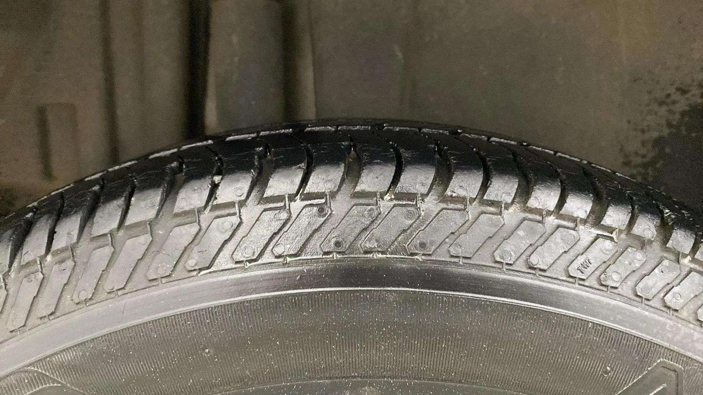 2017 Maruti Swift VXI, Petrol, Manual, 34,288 km, Right Rear Tyre Tread